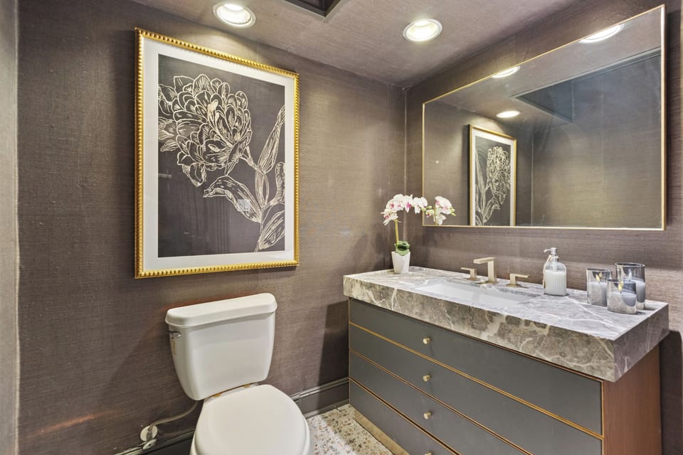 OFF-SITE AMENITIES — 5–10 MINUTE DRIVE Enjoy our beautifully designed common lounge, complete with a fireplace, comfortable seating, and refined décor, offering a cozy yet upscale space to relax and recharge.