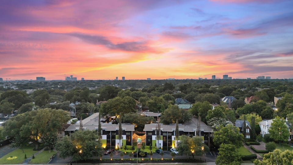 Sunset skyline of beautiful Dallas as seen from the Historic Lakewood 