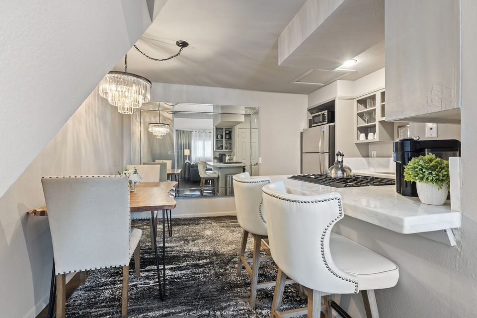 Elegant Dining Area – Sophisticated space for intimate dinners or casual meals.