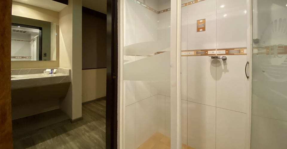 Comfort Room | Bathroom | Shower, free toiletries, towels, soap