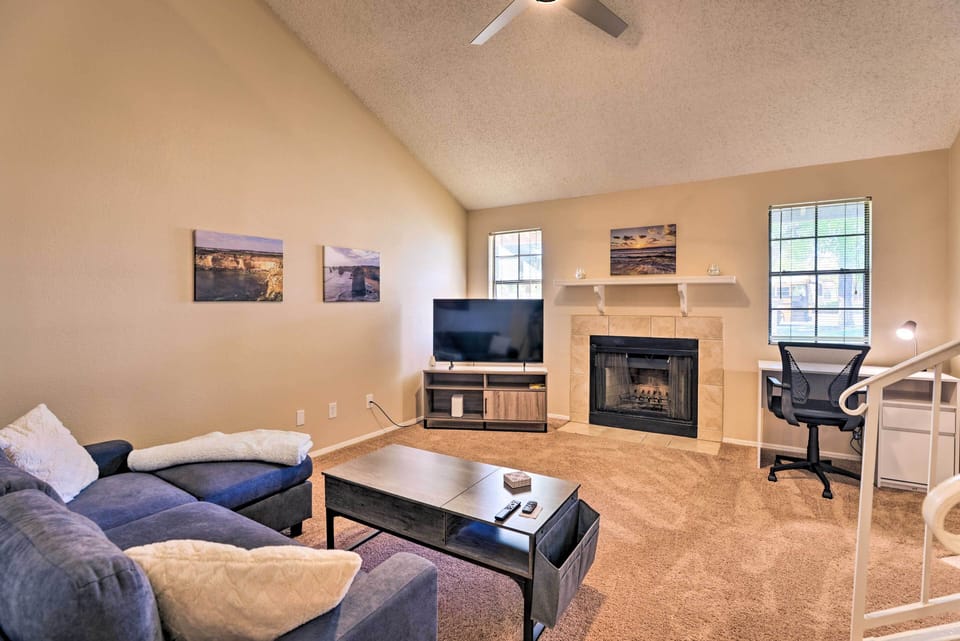 Living Room | Queen Sleeper Sofa | Smart TV w/ Cable | Free WiFi