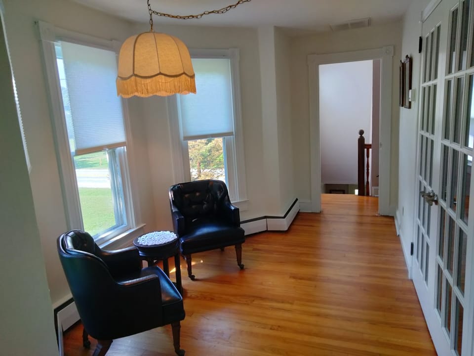 Sitting room outside the second bedroom 