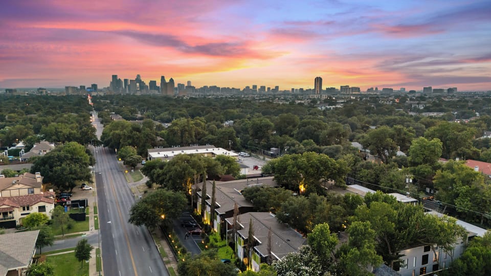 Panoramic Dallas skyline at sunset, viewed from the Lakewood neighborhood