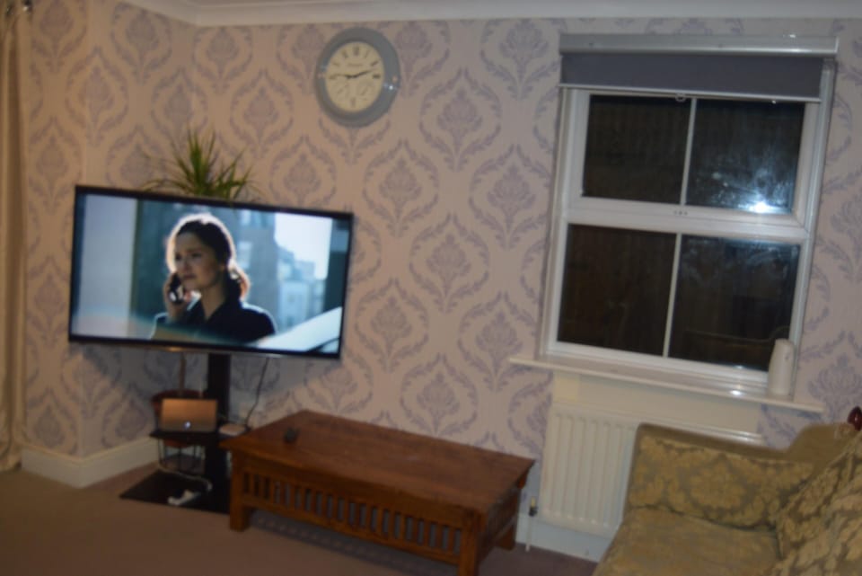 Apartment | 2 bedrooms, iron/ironing board, free WiFi, bed sheets