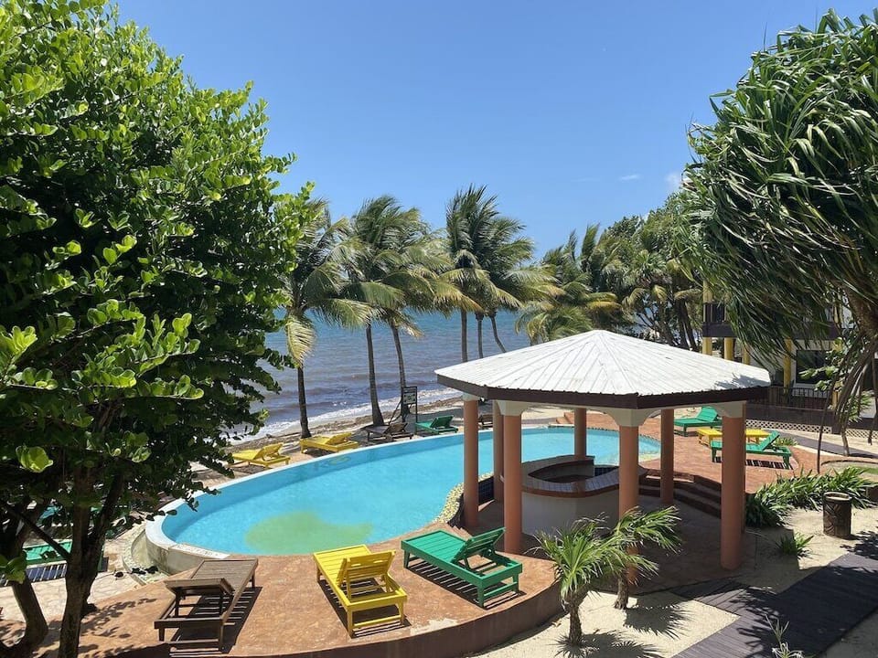 Pool (Outdoor)