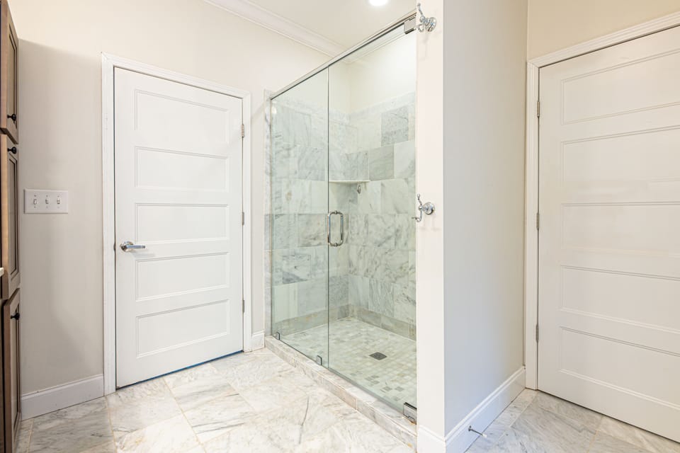 Main Level Master Bath