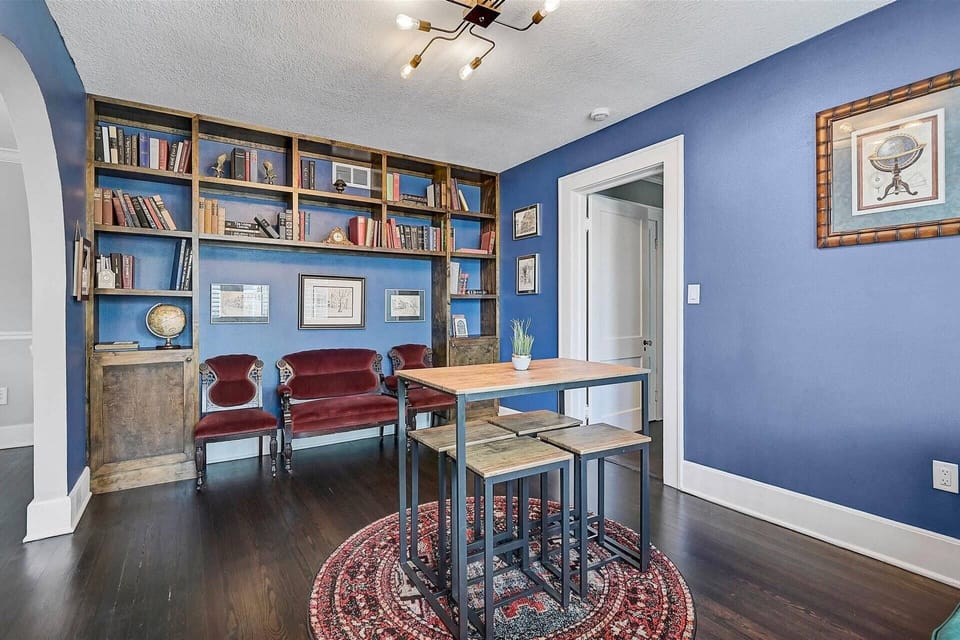 Plenty of space to get remote work done