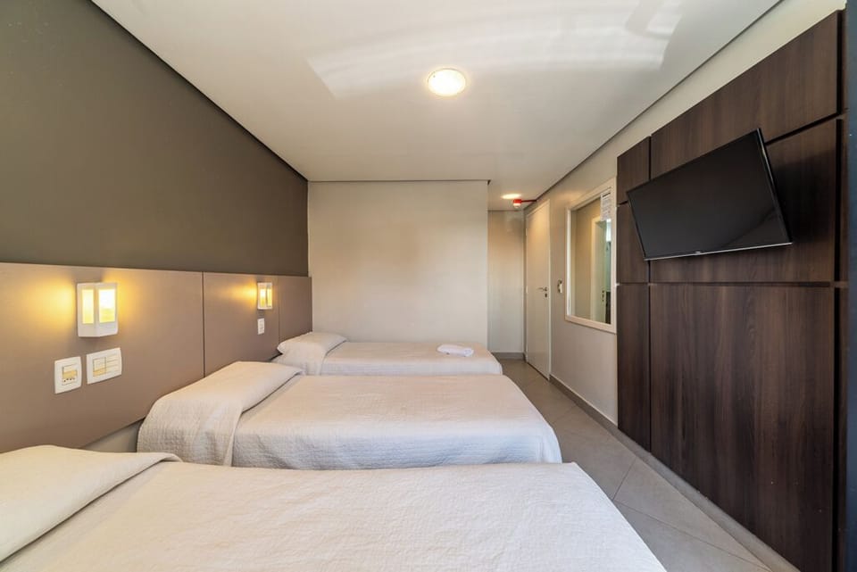 Deluxe Room | Desk, laptop workspace, soundproofing, WiFi