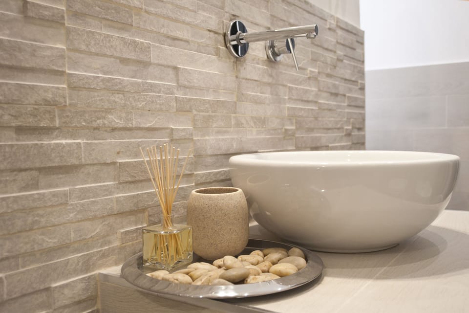 Double Room | Bathroom | Shower, free toiletries, hair dryer, bidet
