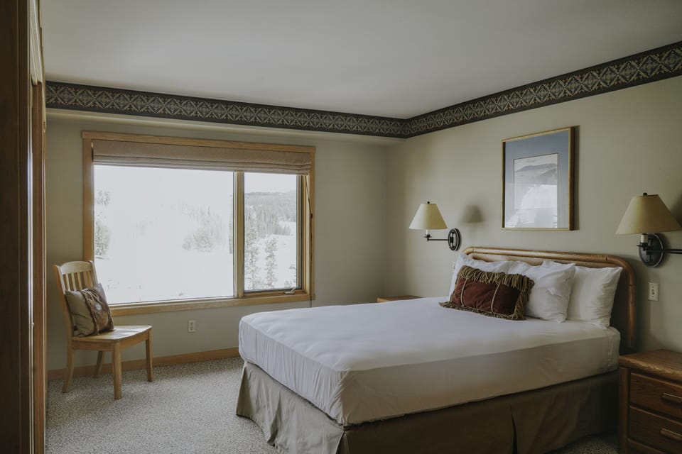 1 bedroom, in-room safe, iron/ironing board, free WiFi