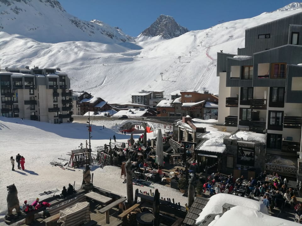 Snow and ski sports