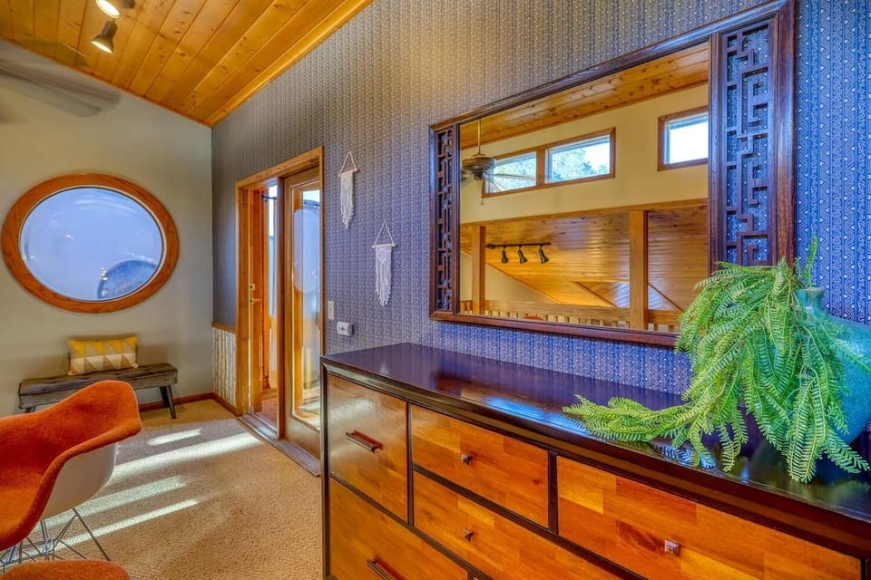Dresser Provided