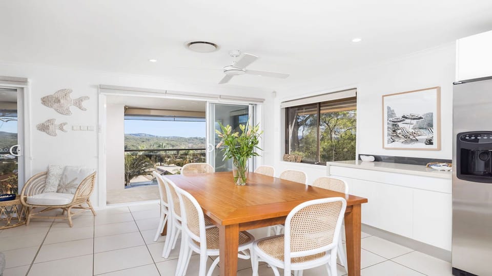 Shoal Bay Oasis | Dining room | Air conditioned | Ceiling Fan | Views