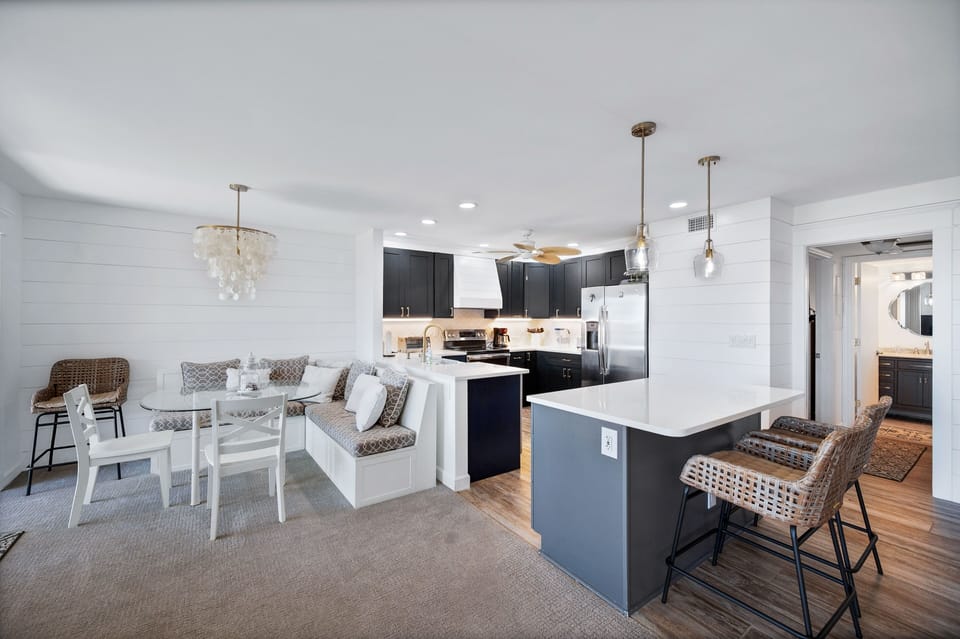 Condo, 2 Bedrooms | Interior