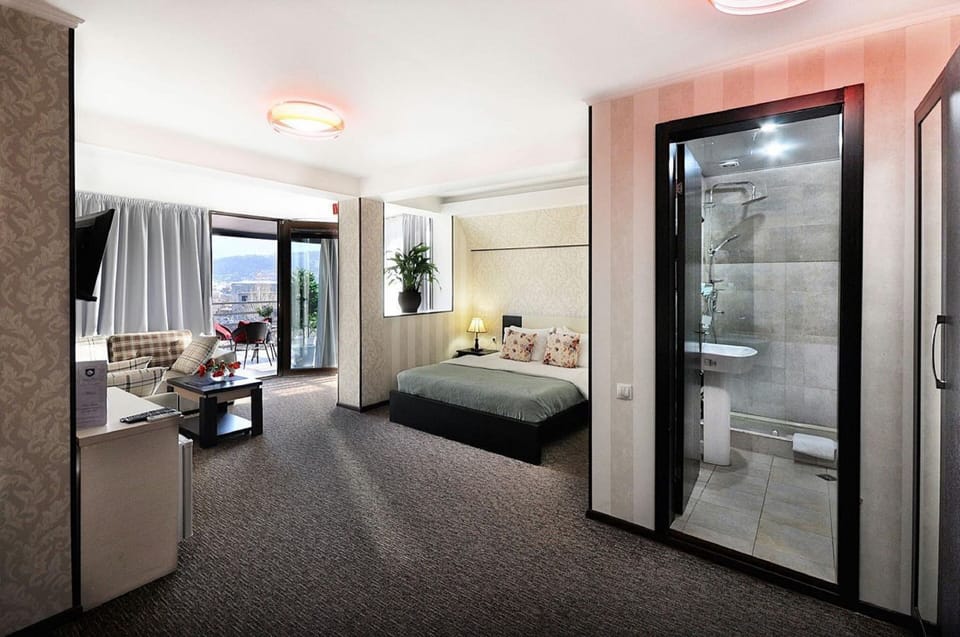 Studio, Terrace | Frette Italian sheets, premium bedding, memory foam beds, in-room safe