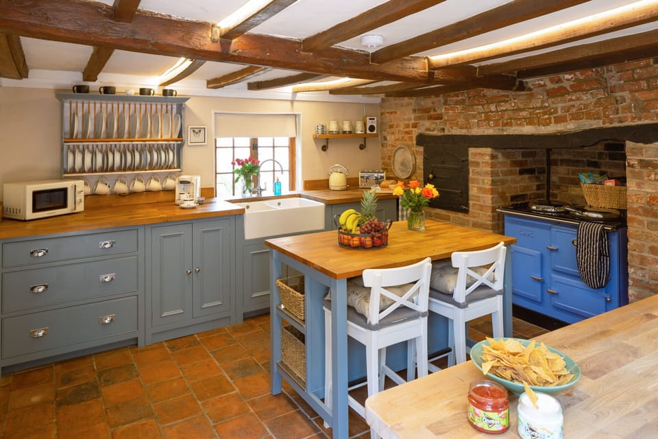 The cottage's kitchen is very well equipped