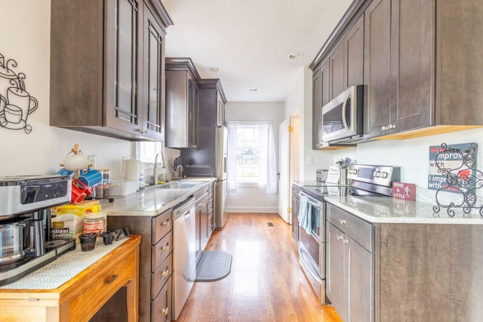 Brand new kitchen with all you`ll need!