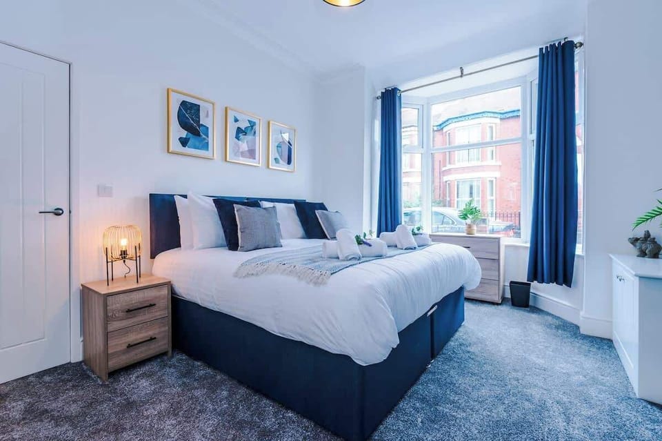 Bedroom 1 can be configured as a super-king or two singles at the guests request.
