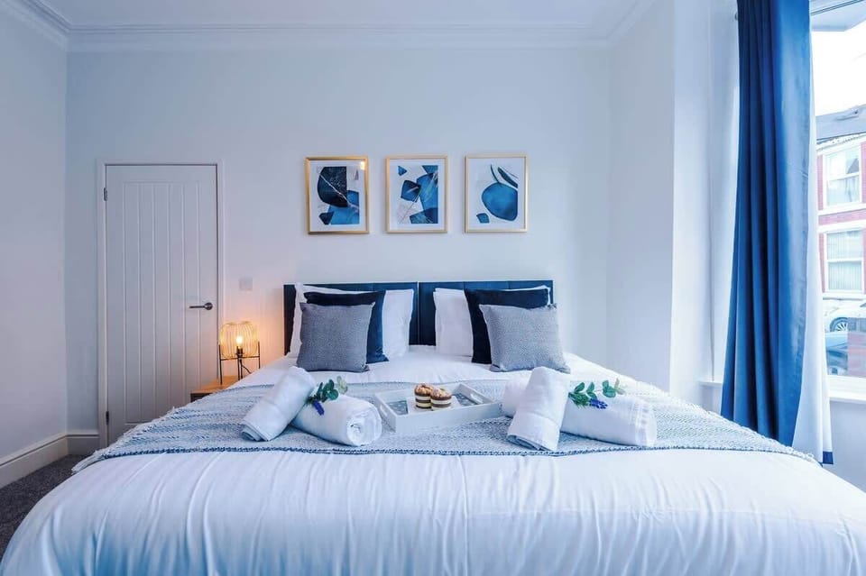 Bedroom 1 can be configured as a super-king or two singles at the guests request.