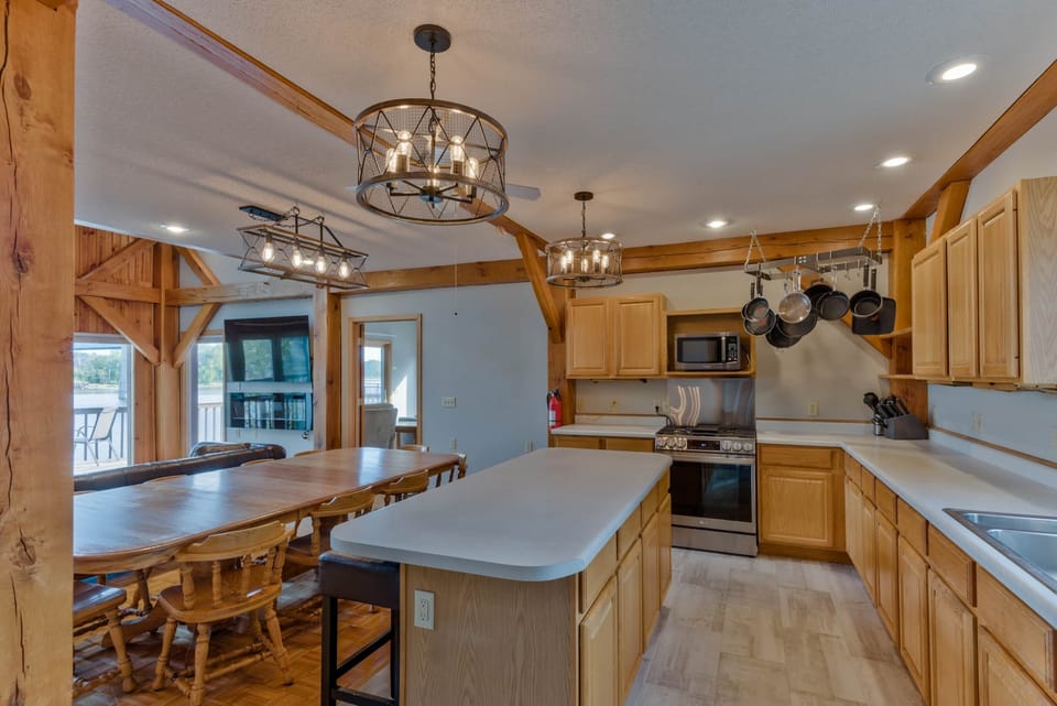 Fully Equipped Kitchen | Gas Range | All Clad Cookware