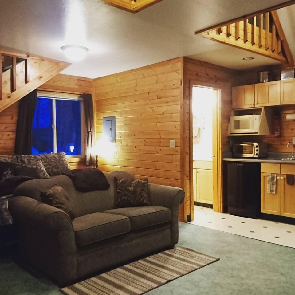 Cabin, Private Bathroom, River View (Riverside Cabins) | Interior