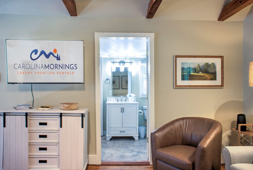 Bedroom 1 - Attached Shared Full Bath