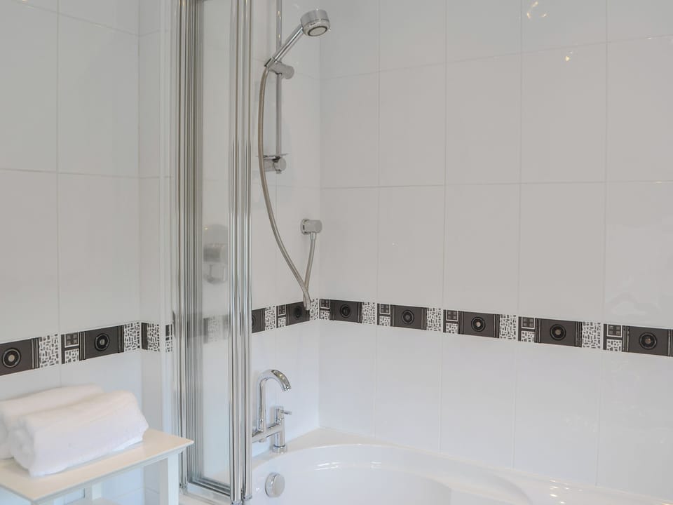 Bathroom | Crescent by the Sea, Newbiggin-by-the-Sea