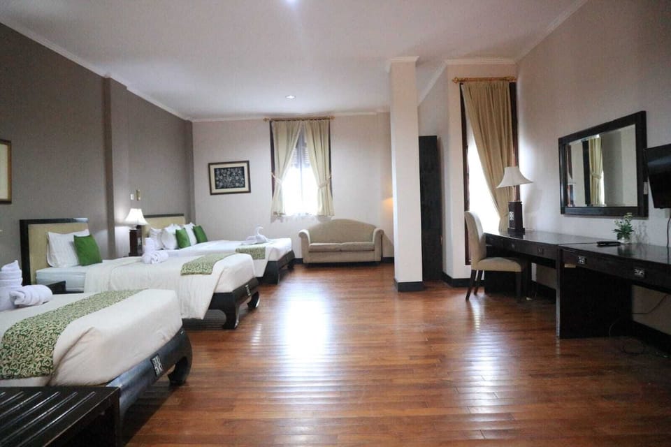 Family Room | Free WiFi, bed sheets