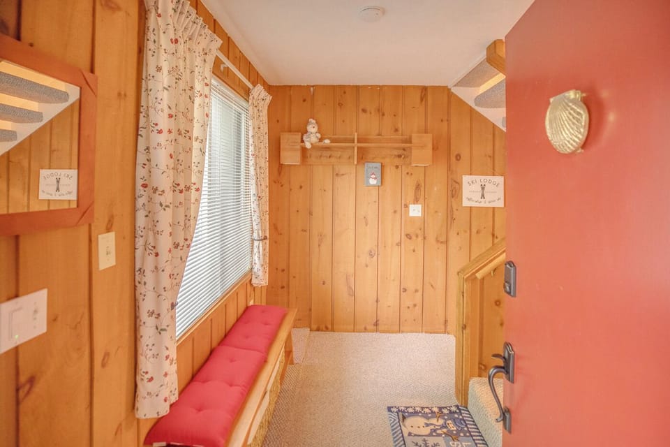 Entryway / Mudroom