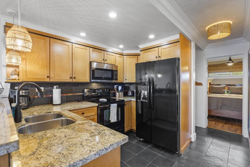 Full kitchen