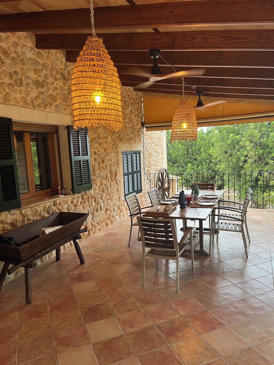 Front porch with table for 8 people