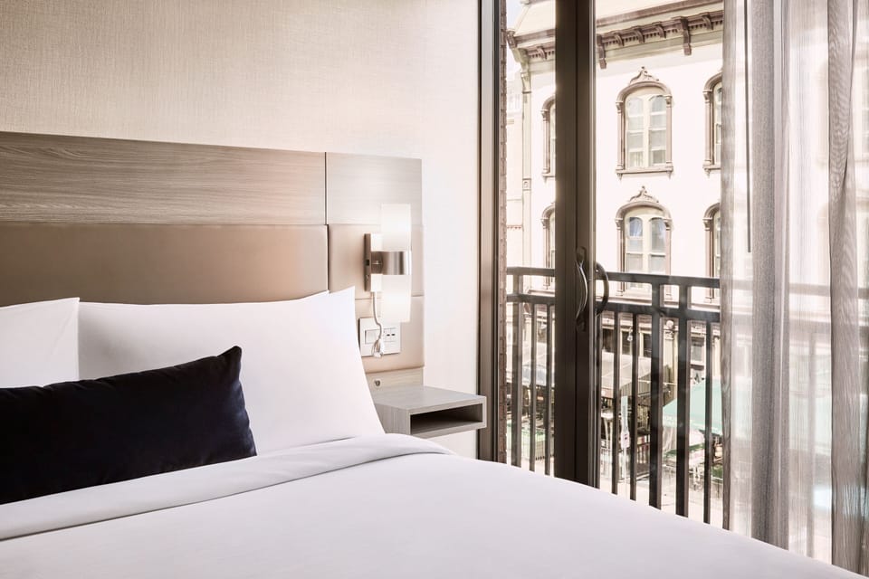 Room, 1 King Bed, Balcony | Pillowtop beds, in-room safe, desk, laptop workspace