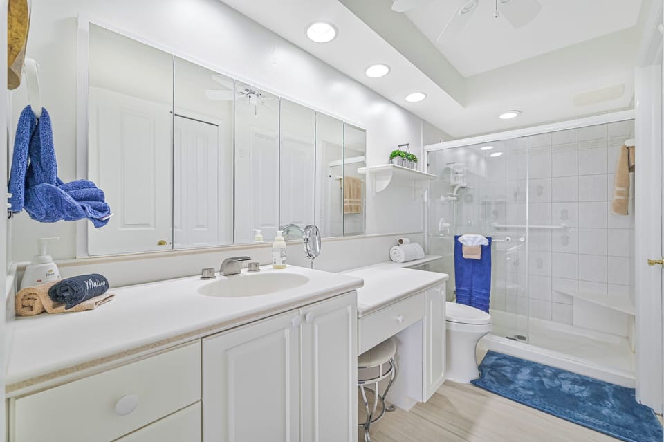 VSC801 - The en-suite primary bathroom with a spacious walk in shower