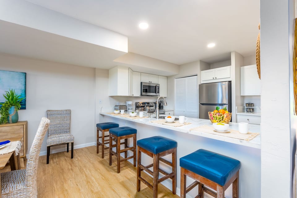 Bar area of kitchen
