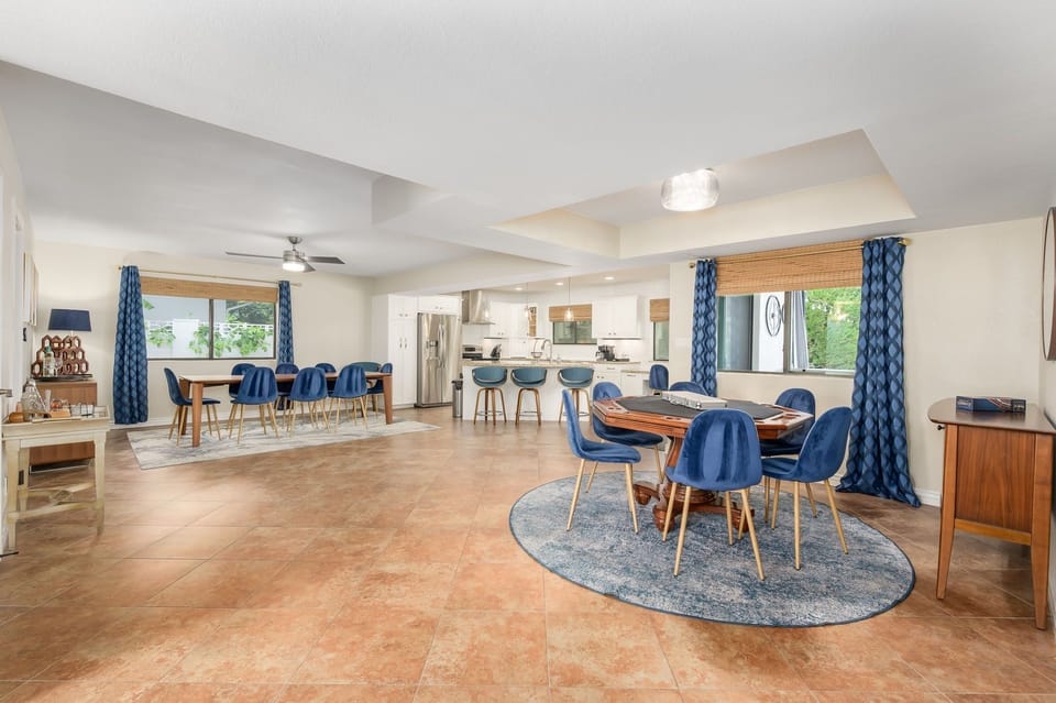 House, 4 Bedrooms | Dining