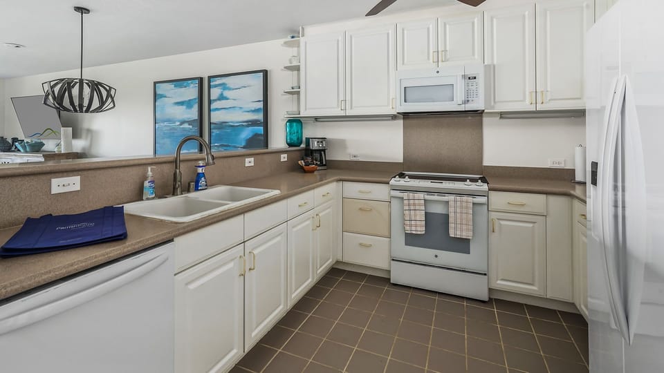 Emmalani Court at Princeville #521 - Fully Equipped Kitchen - Parrish Kauai