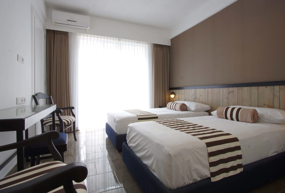 In-room safe, desk, blackout drapes, soundproofing