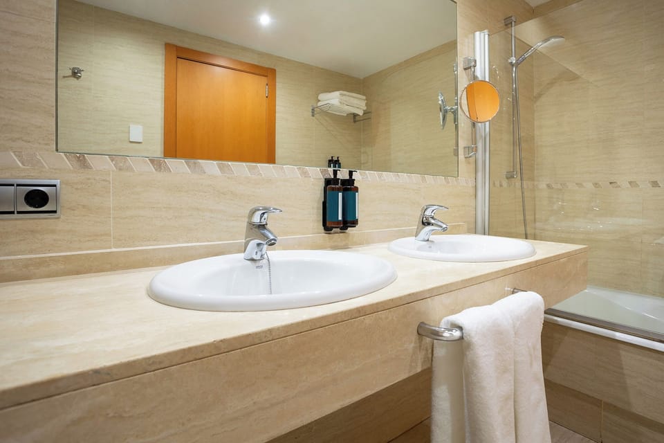 Premium Double Room Single Use | Bathroom | Bathtub, designer toiletries, hair dryer, bidet