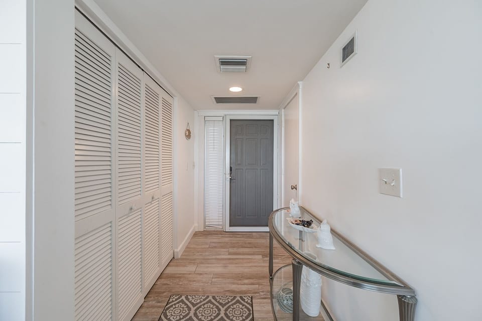 Flooring, Floor, Corridor, Indoors, Furniture