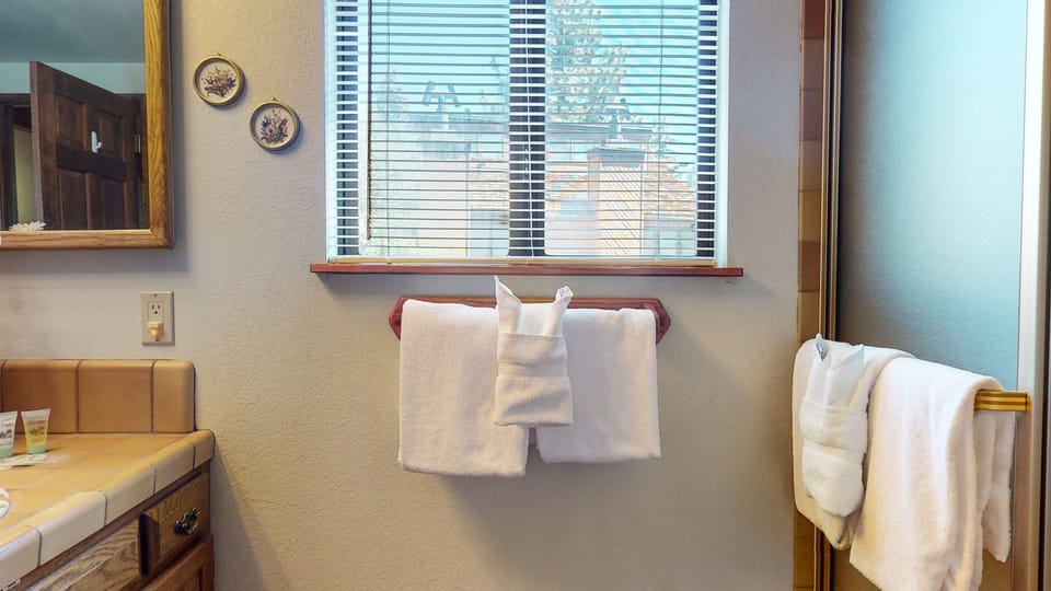 Home Decor, Window, Window Shade, Curtain, Towel