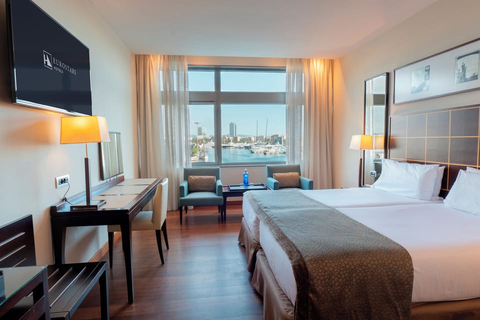 Superior Room, Sea View | Premium bedding, minibar, in-room safe, individually furnished