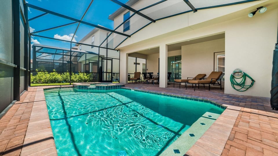 Beautiful 7 bed 5 bath villa located in Windsor At Westside Resort