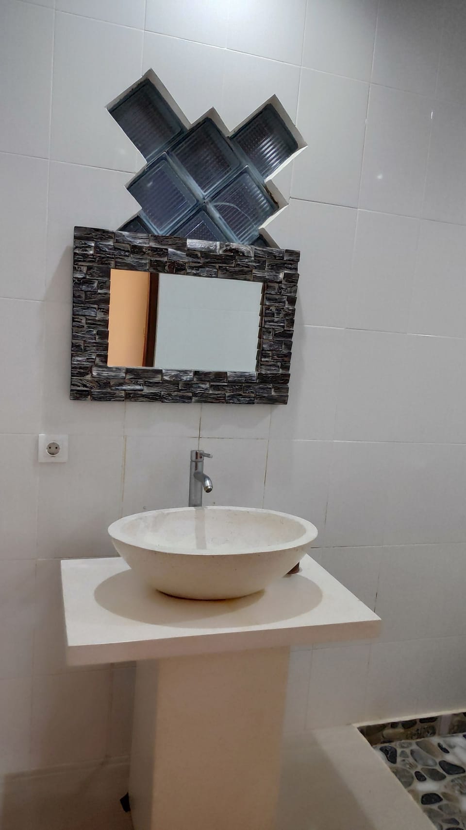 Superior Single Room, 1 Double Bed | Bathroom sink