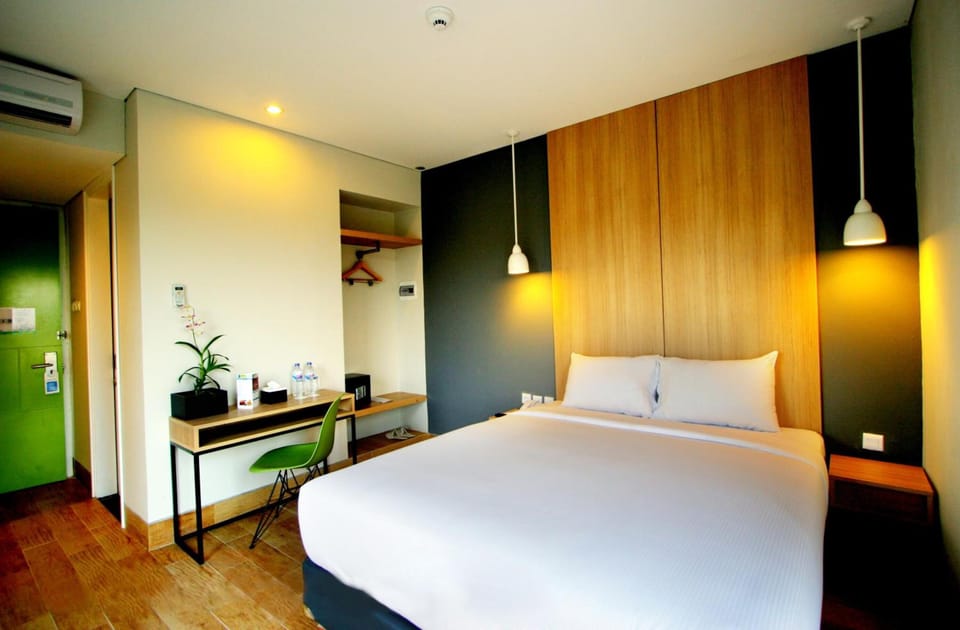 In-room safe, desk, free WiFi, bed sheets