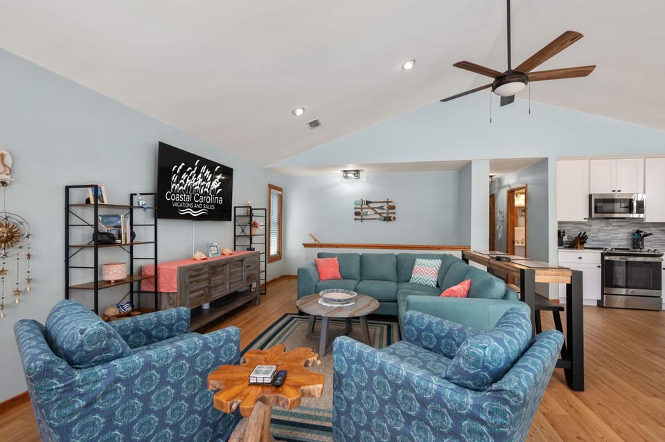 KH195: Just Wright | TL Living Area - Large TV, Comfy seating