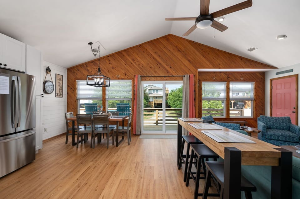 KH195: Just Wright | TL Great Room - deck access