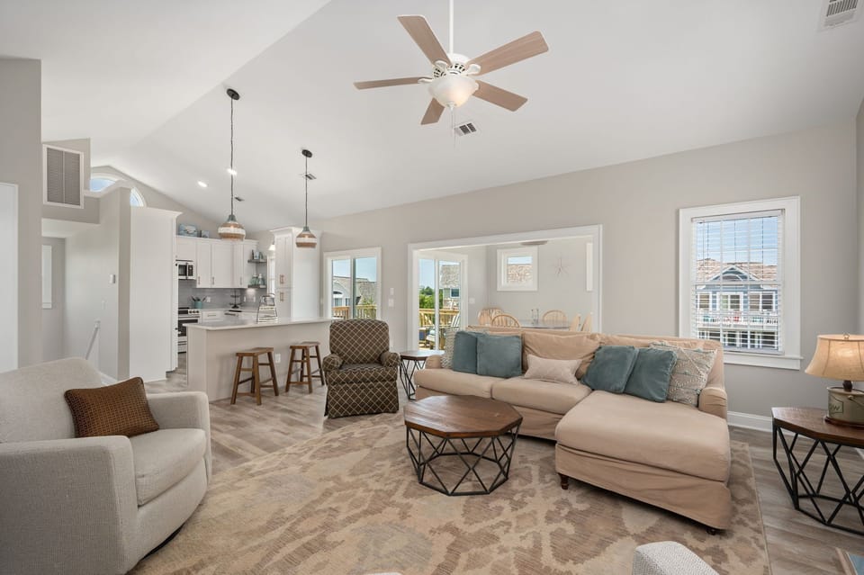 SS32: Sand Fiddler Dayz | TL Living Area and Kitchen