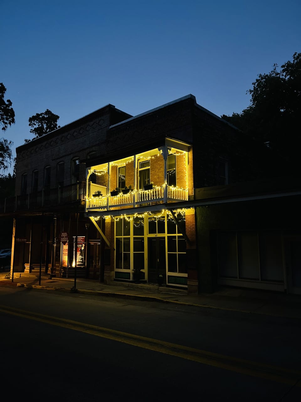63 N Main, Eureka Springs.
Home to UP ON MAIN and DOWN ON MAIN.  
What a beauty!