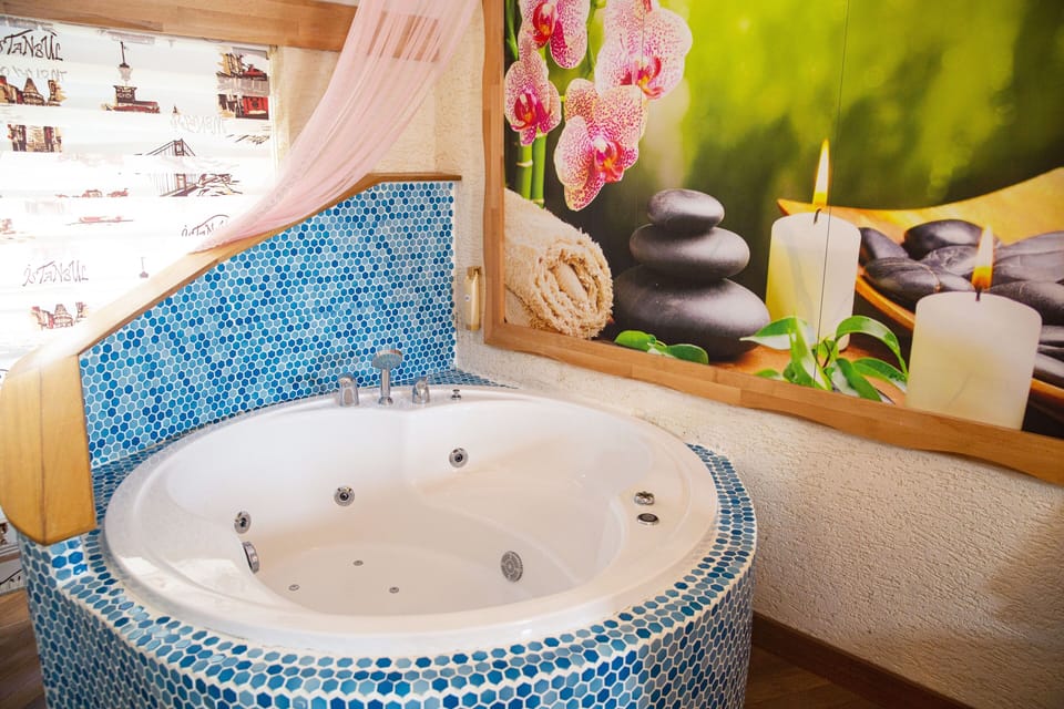 Deluxe Suite | Minibar, soundproofing, free WiFi