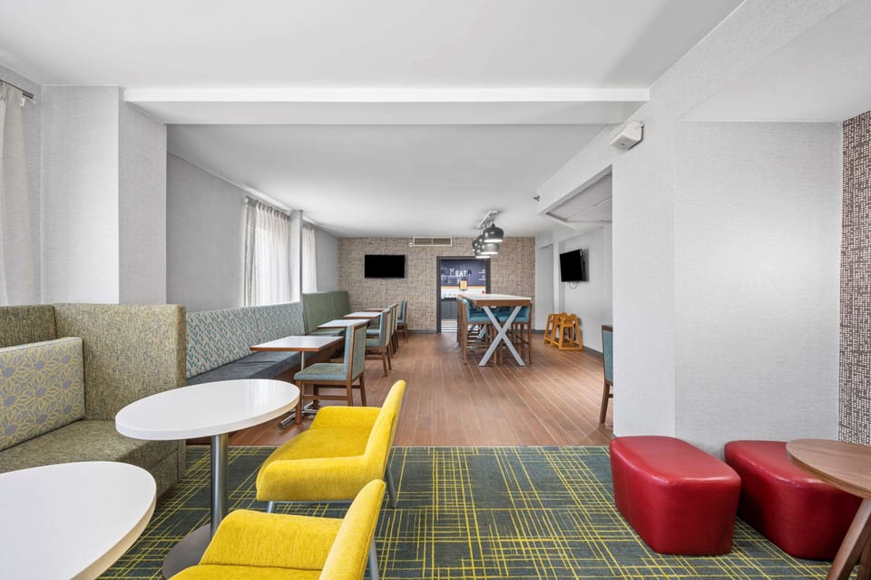 Free daily on-the-go breakfast